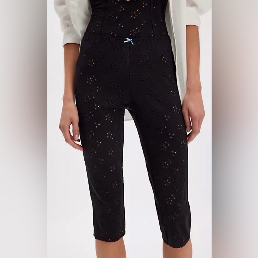 NWT Free People Intimately XS Full Bloom Capri in Black Pants Leggings Nee $48